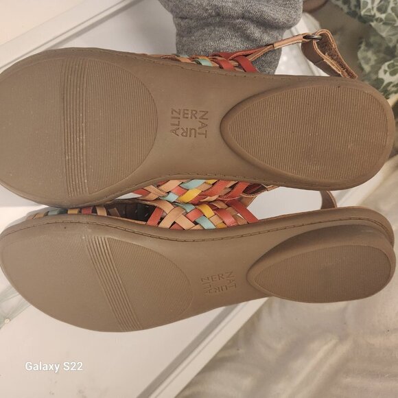 Naturalizer "Whistle" Weave Leather Sandals. NWOT. Size 9.5 Wide - Picture 9 of 9
